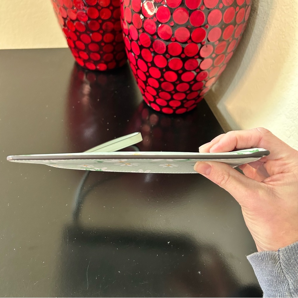 Kate Spade Lucy Day Tripper Daisy Medium L-Zip Wristlet - Picture 9 of 16